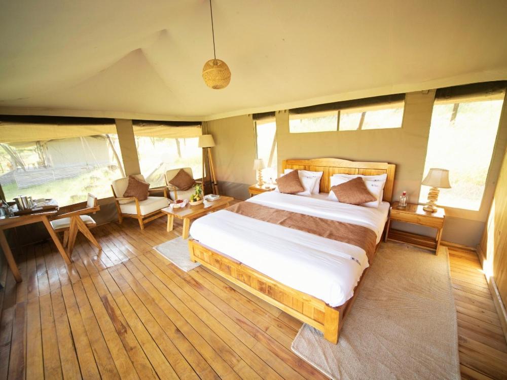 Serengeti Kifaru Tented Lodge Mugumu Exterior photo